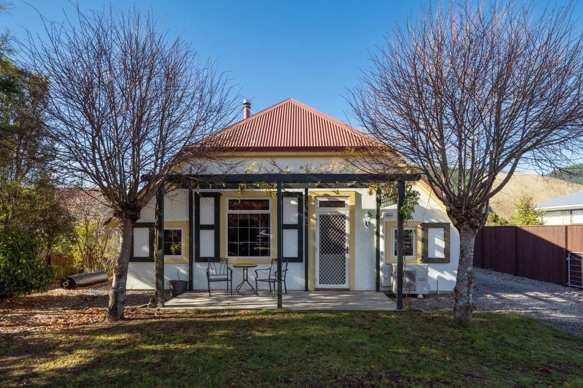 6750 State Highway 6, Rai Valley - Carousel 1