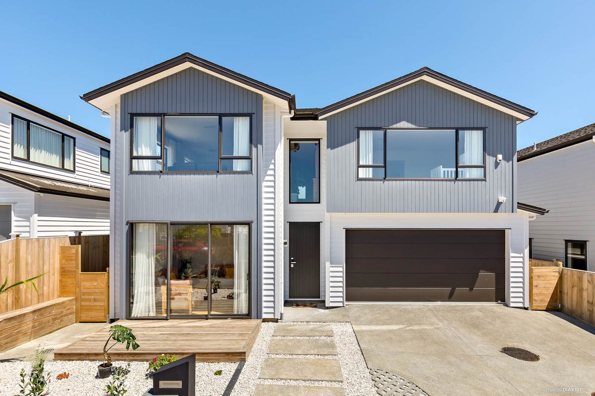 21 Bight Road, Long Bay, Auckland - Carousel 1