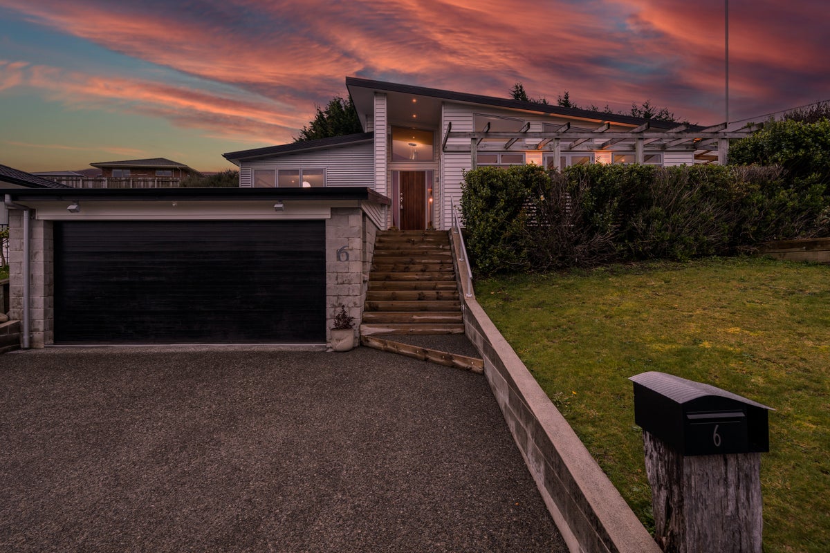 6 Frankie Stevens Place, Riverstone Terraces, Upper Hutt - Carousel 1