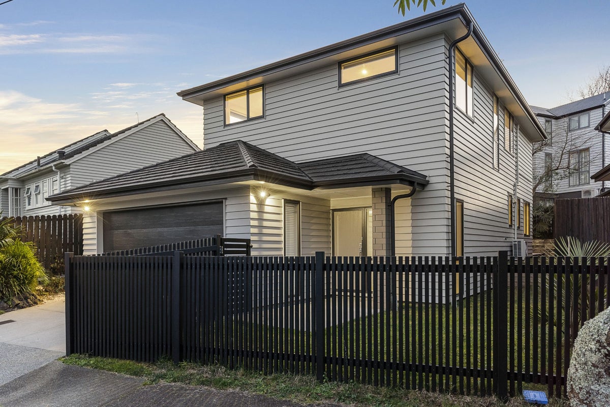 1 Paihia Road, Onehunga, Auckland - Carousel 2