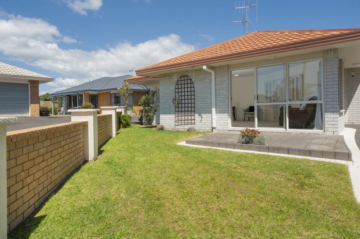 7/42 Pemberton Crescent, Greerton, Tauranga - Carousel 2