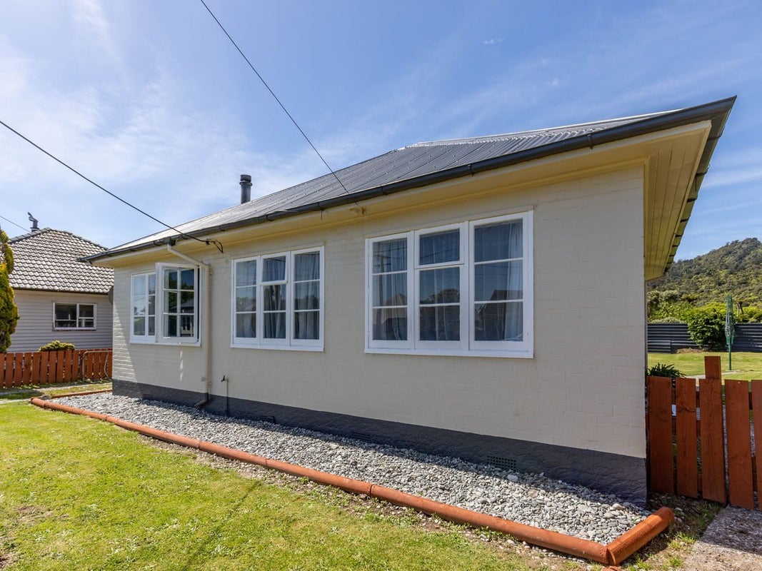 9 Kerr Avenue, Cobden, Greymouth - Carousel 14
