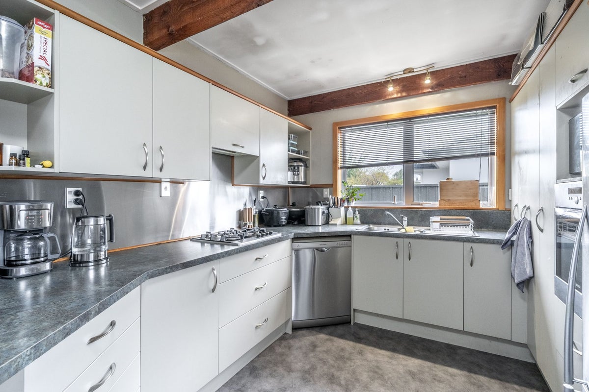 244 George Street, Waverley, Invercargill - Carousel 2