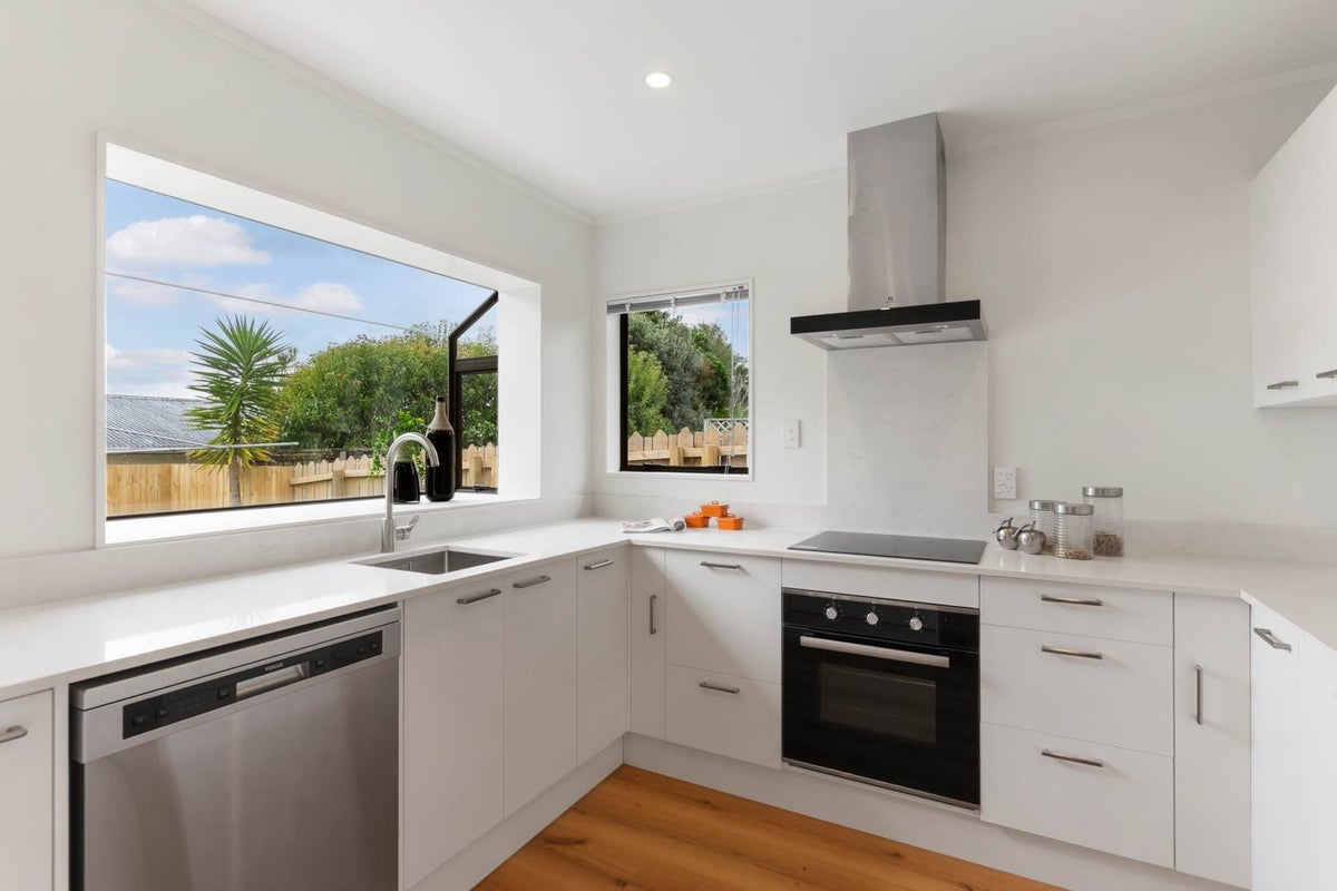 34 Meynell Court, Glen Eden, Auckland - Carousel 2