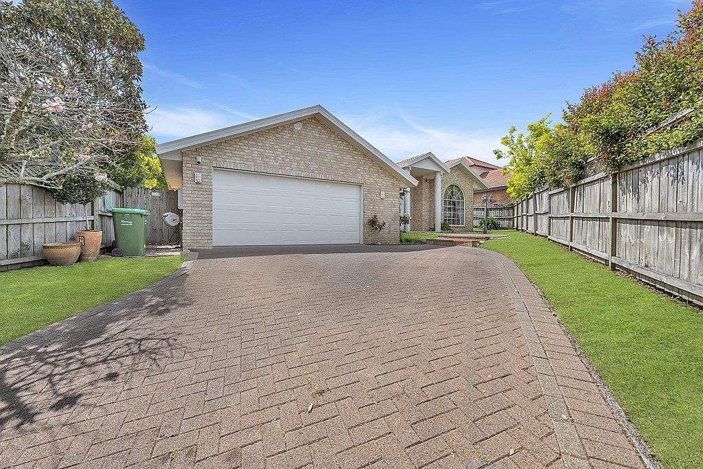 11 Sandalwood Place, Somerville, Manukau - Carousel 2