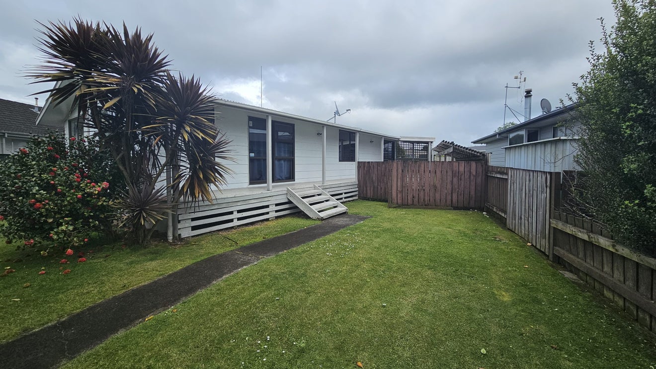 23 Elmwood Crescent, Pukete, Hamilton - Carousel 2