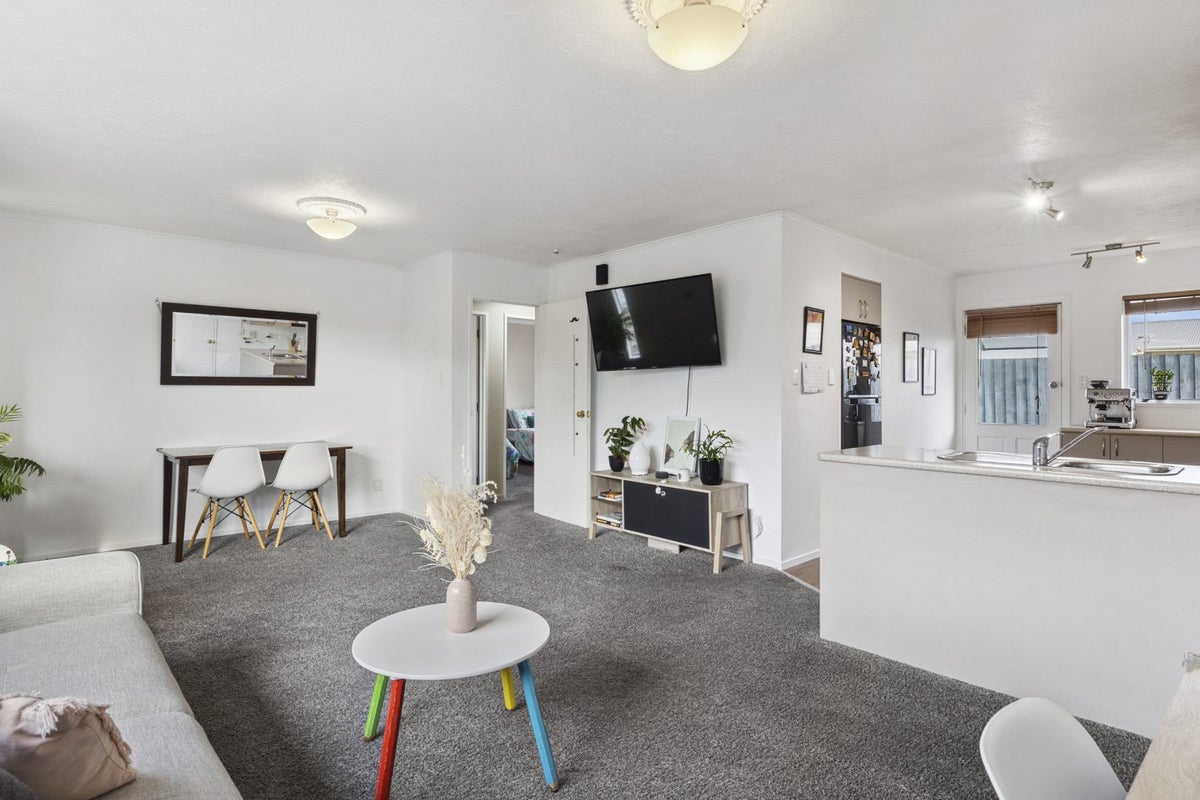 32B Grove Street, Saint Kilda, Dunedin - Carousel 2