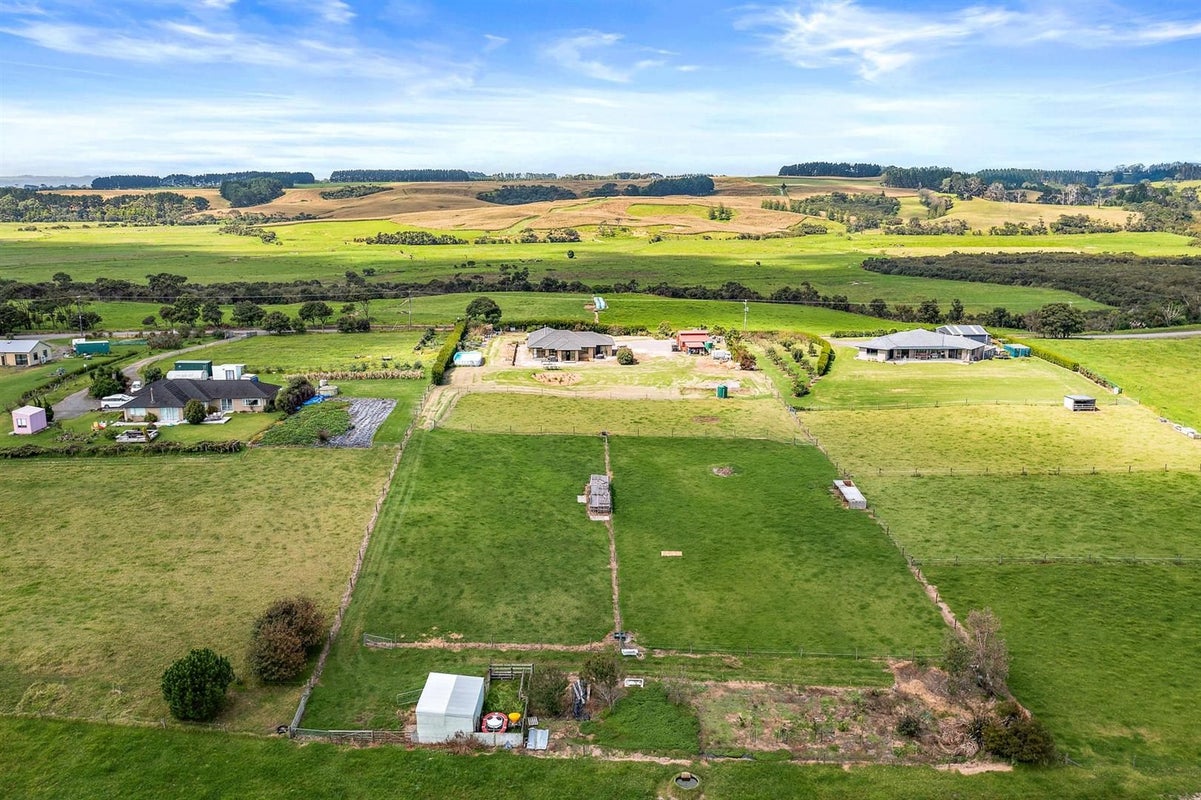 251 Mairetahi Road, Helensville - Carousel 1