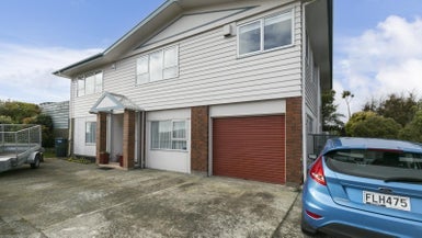 3 Edgecombe Street, Newlands, Wellington - Carousel 1
