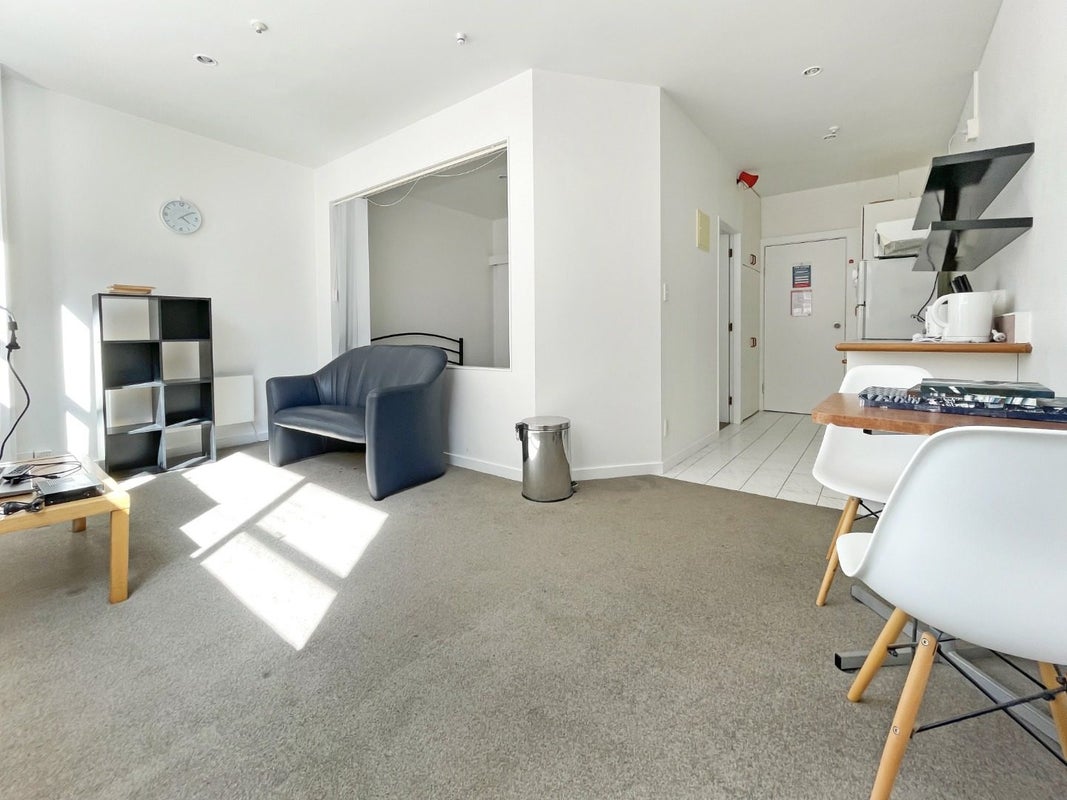 3C/49 Manners Street, Te Aro, Wellington - Carousel 2