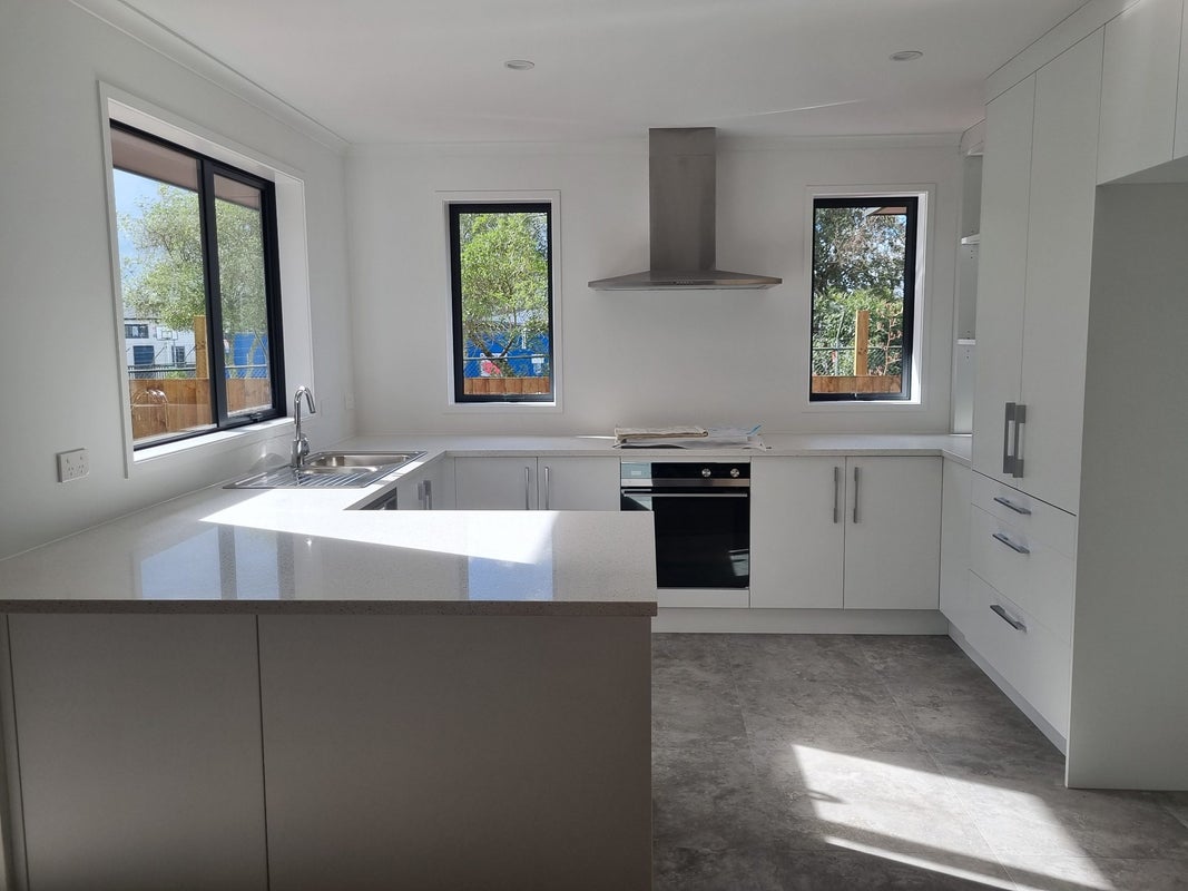 98B Gills Road, Bucklands Beach, Auckland - Carousel 2