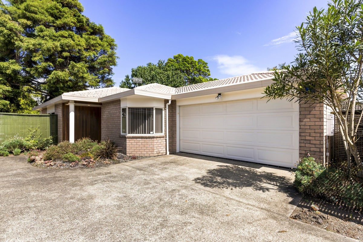 27A Stanhope Road, Mount Wellington, Auckland - Carousel 1