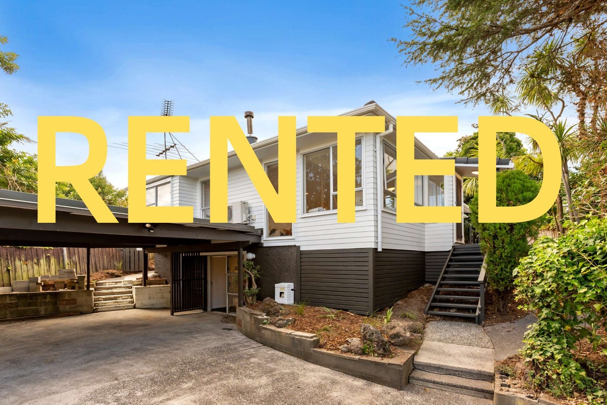 4 Powrie Street, Glenfield, Auckland - Carousel 1