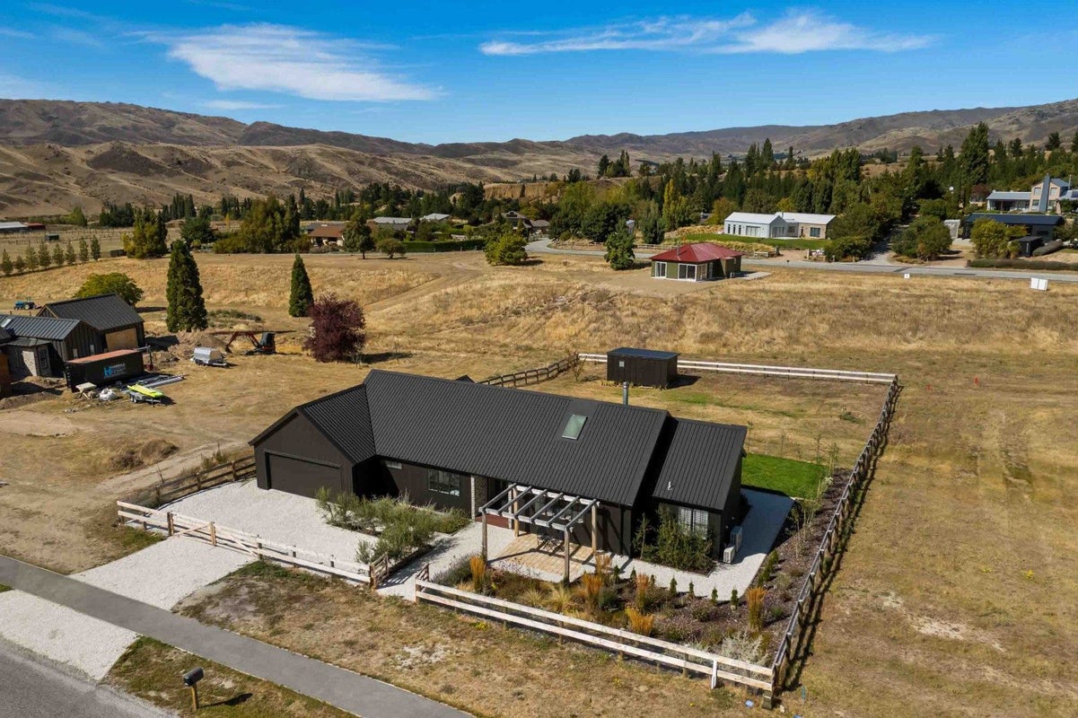 129 Hall Road, Bannockburn, Cromwell - Carousel 2