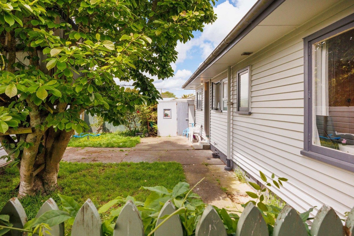 8 Dundas Place, Awapuni, Palmerston North - Carousel 14