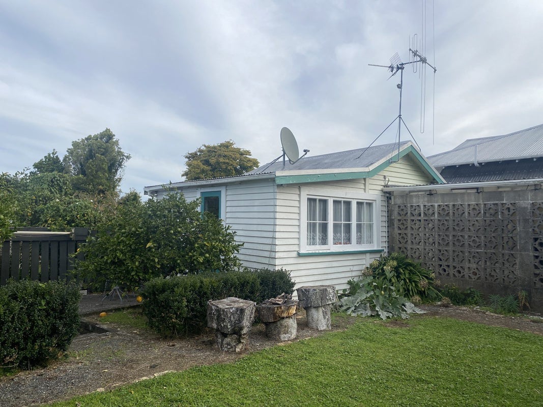 56 Hillcrest Road, Hillcrest, Hamilton - Carousel 1