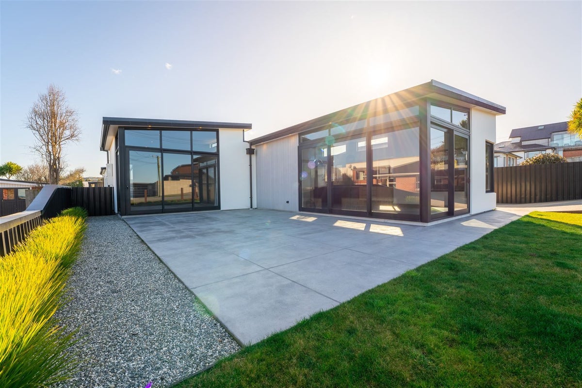 17 Richmond Street, Waimataitai, Timaru - Carousel 1