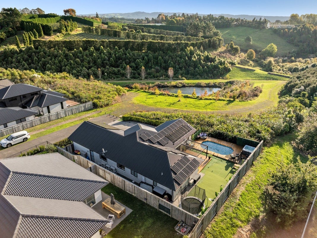 16 Huria Vista, Pyes Pa, Tauranga - Carousel 2