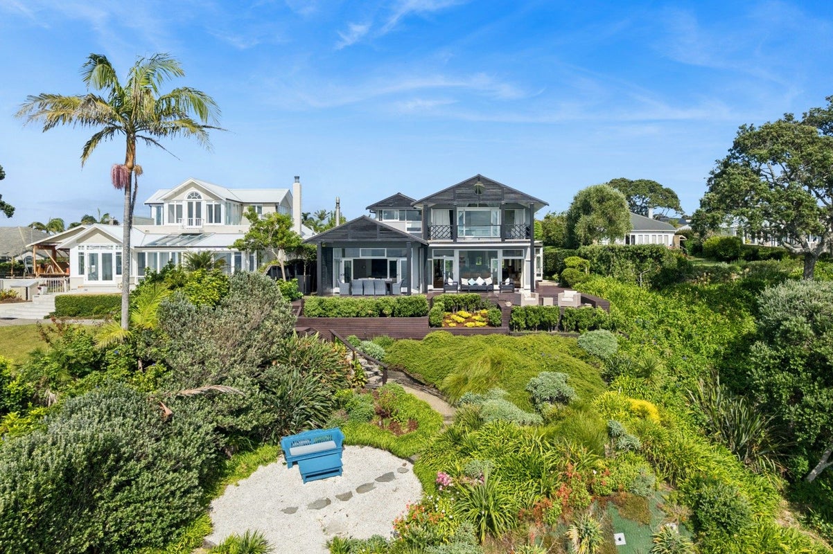 20 Hamana Street, Narrow Neck, Auckland - Carousel 2