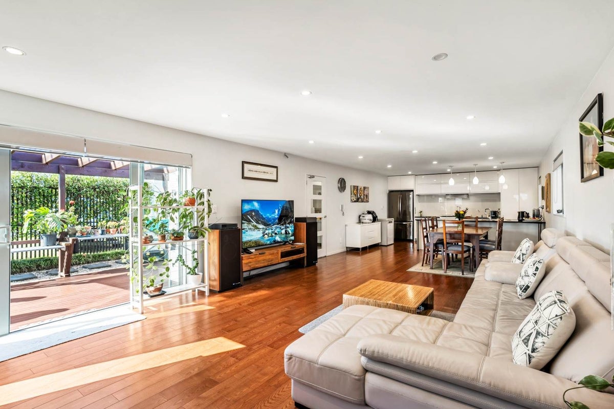 245 Beach Haven Road, Birkdale, Auckland - Carousel 2