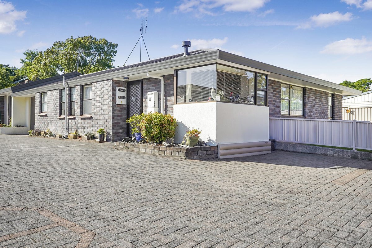 30 Ranui Street, Dinsdale, Hamilton - Carousel 1