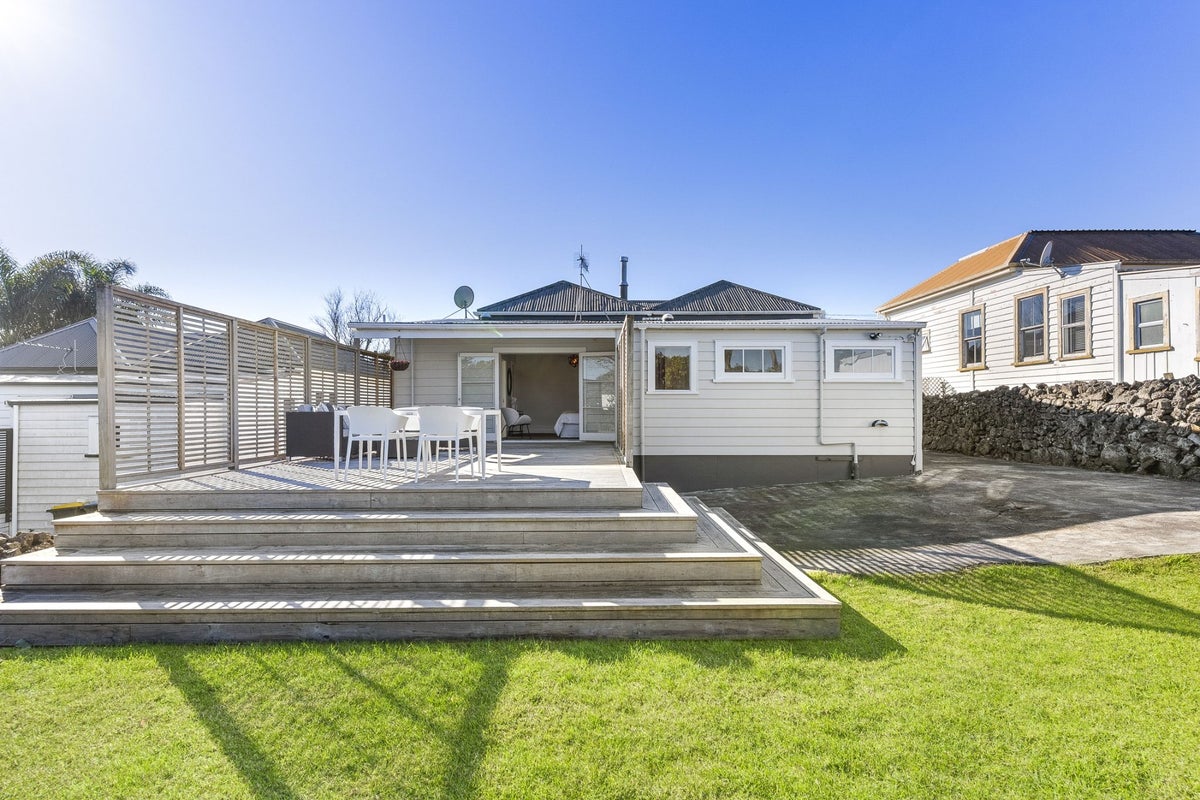 6 Raleigh Street, Mount Eden, Auckland - Carousel 2