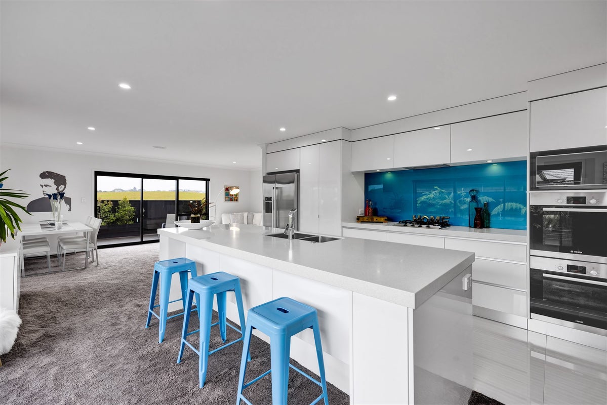 17 Wentworth Lane, Waiwhakaiho, New Plymouth - Carousel 2