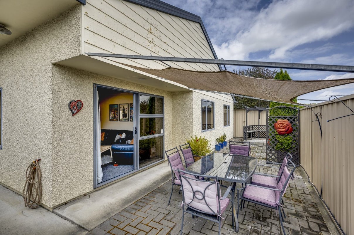 2/193 Gloucester Street, Taradale, Napier - Carousel 1