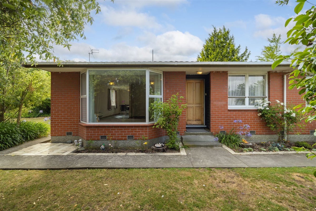 12 Denniston Crescent, Redwood, Christchurch - Carousel 1