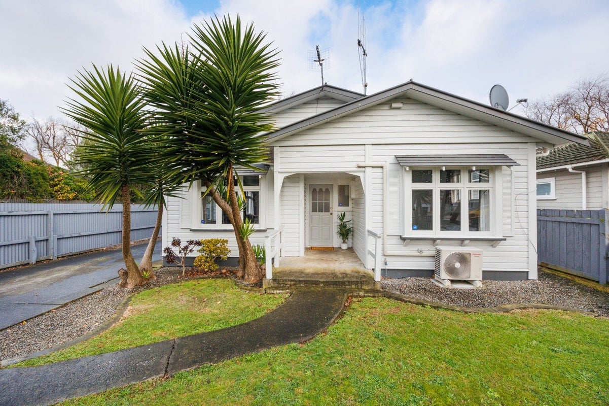 22 Shamrock Street, Takaro, Palmerston North - Carousel 1