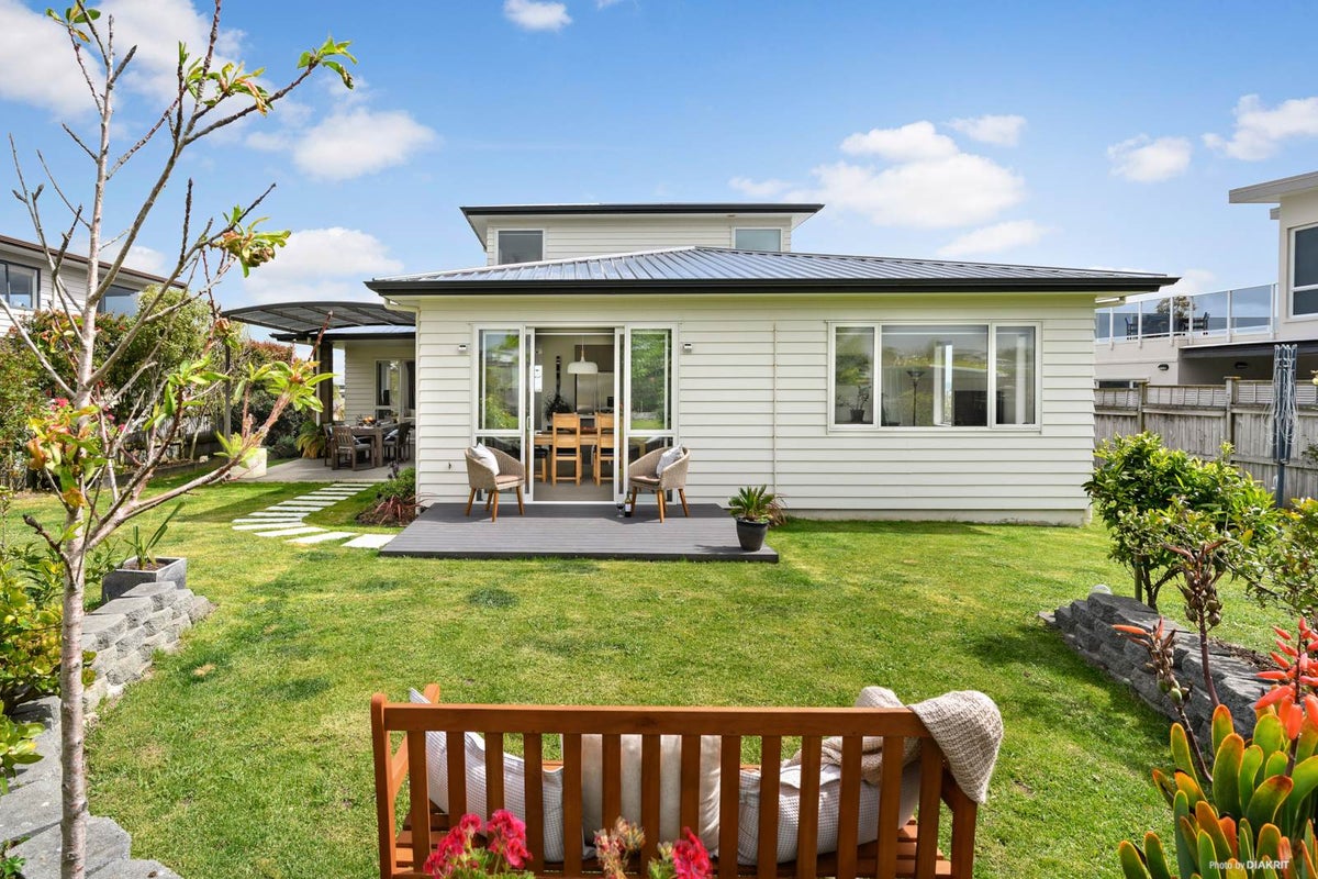 14 Columbia Crescent, Beachlands, Auckland - Carousel 2