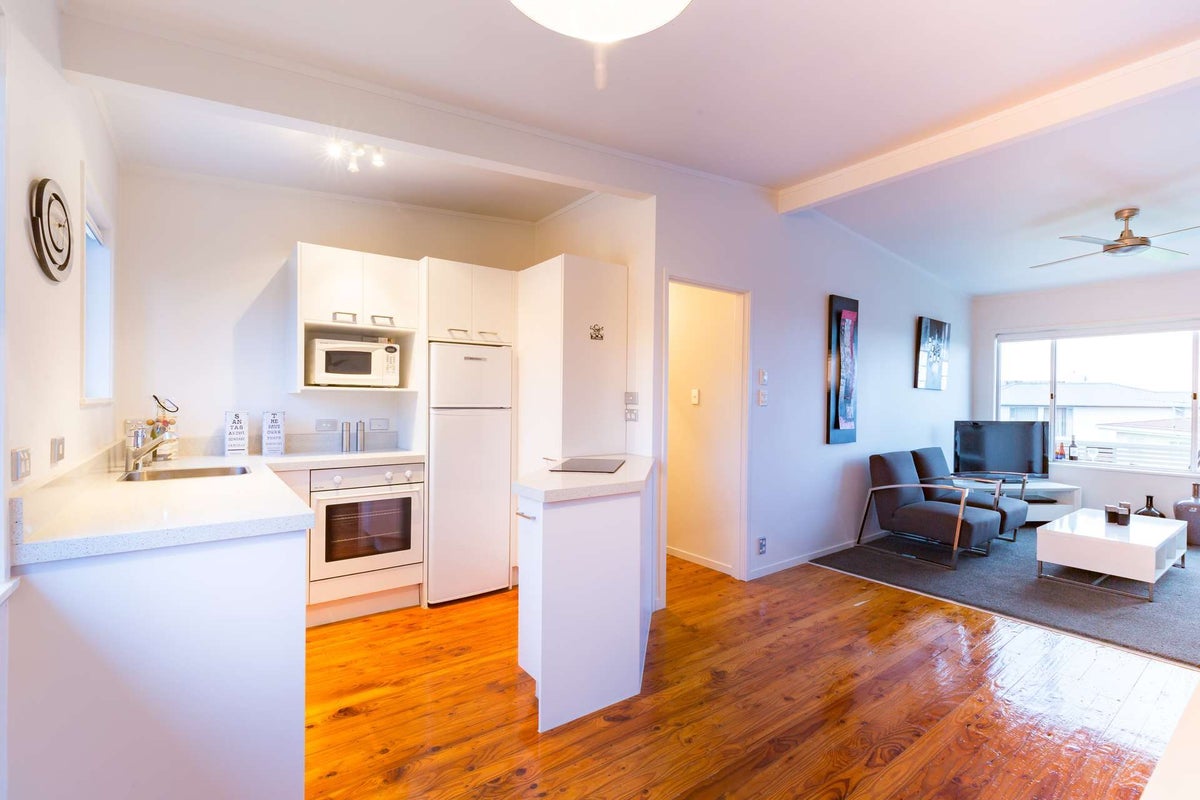 2A Selwyn Avenue, Glen Eden, Auckland - Carousel 2