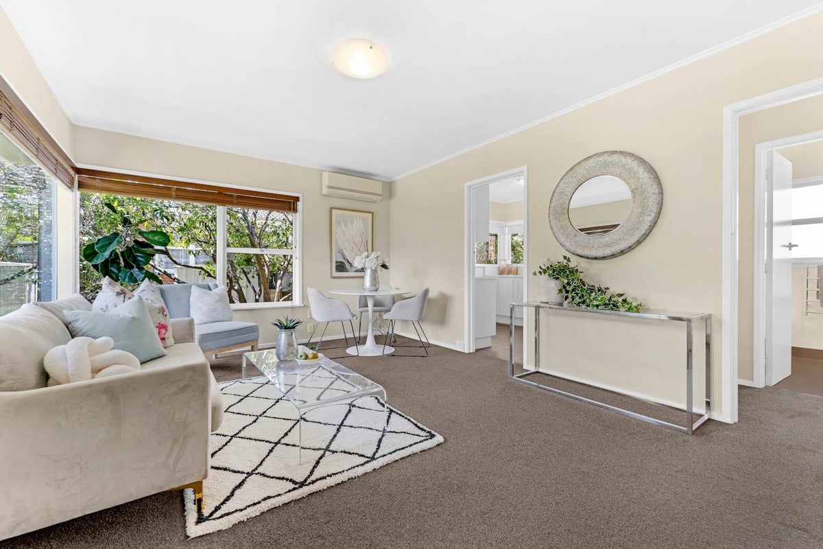 1/ 22 Evelyn Place, Hillcrest, North Shore City, Auckland - Carousel 2