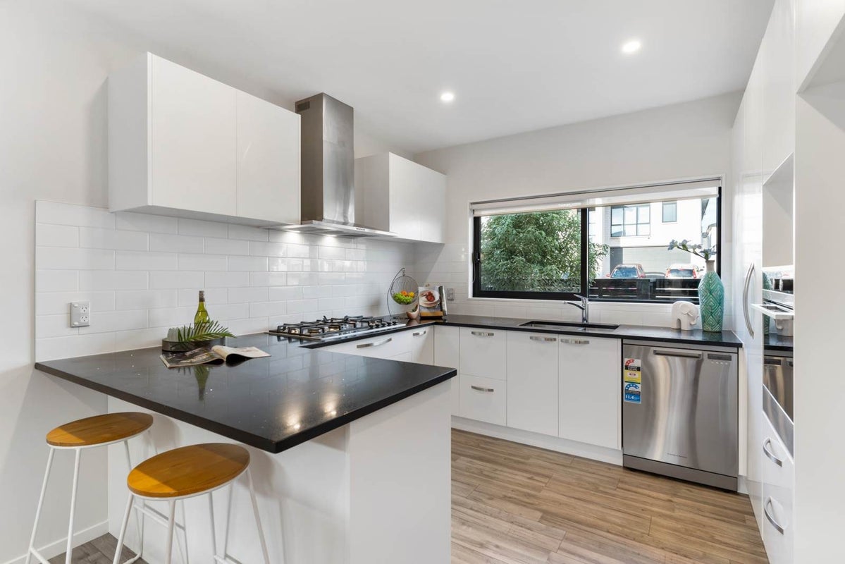 7C McQuoids Road, Flat Bush, Auckland - Carousel 2