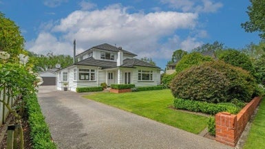 8 Manapouri Crescent, Hokowhitu, Palmerston North - Carousel 1