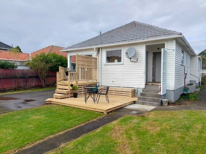 20 Maranui Street, Welbourn, New Plymouth - Carousel 2