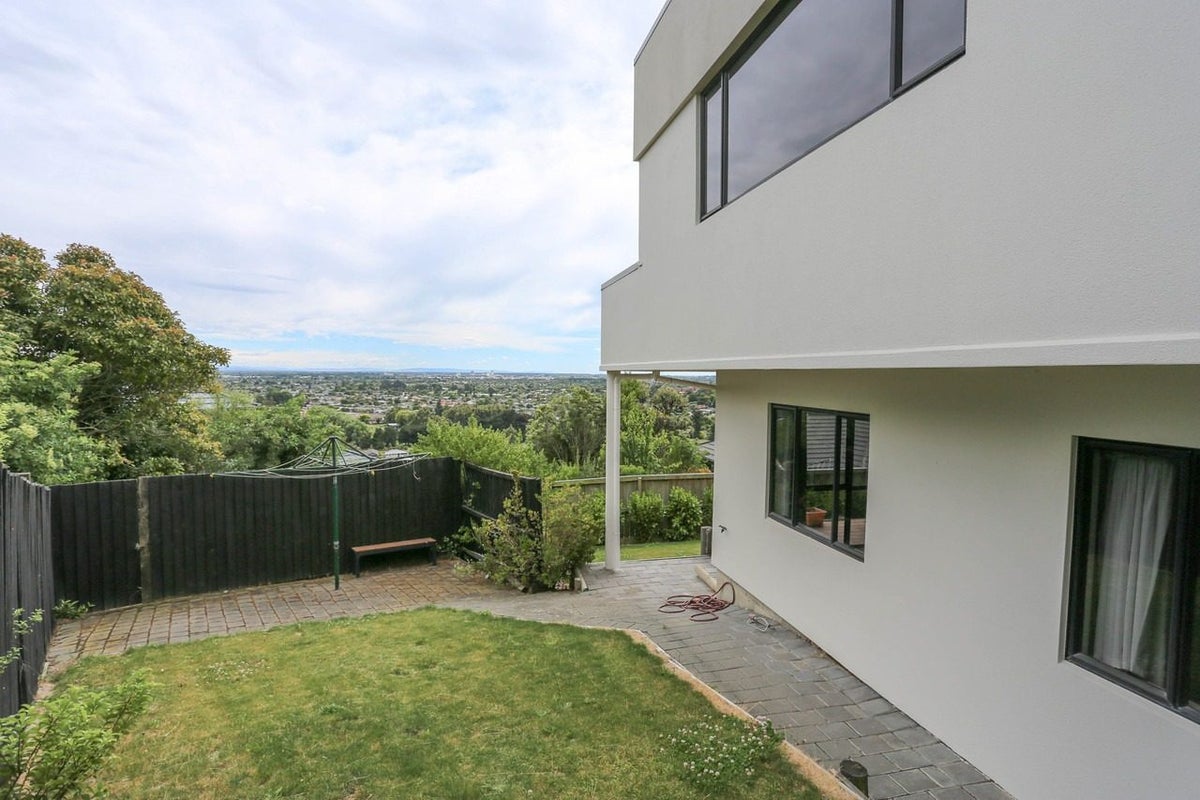 75 Ravensdale Rise, Westmorland, Christchurch - Carousel 19