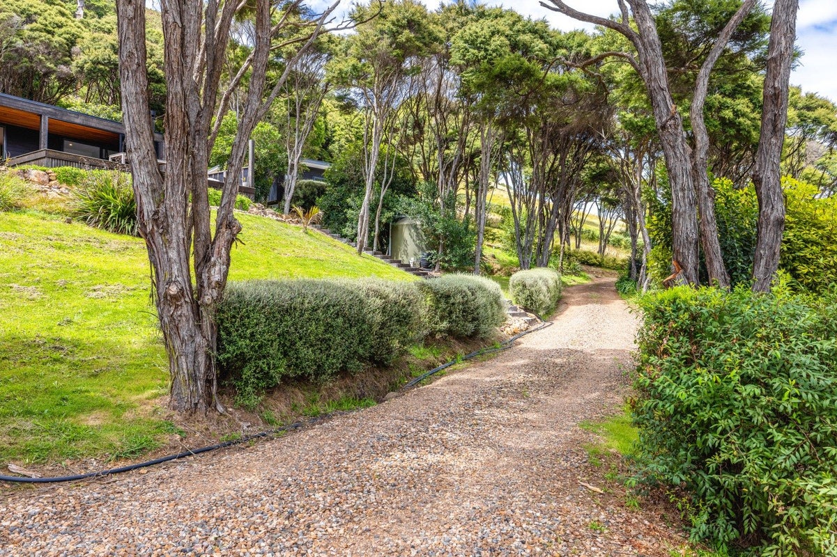 2/166 Ostend Road, Ostend, Waiheke Island - Carousel 24
