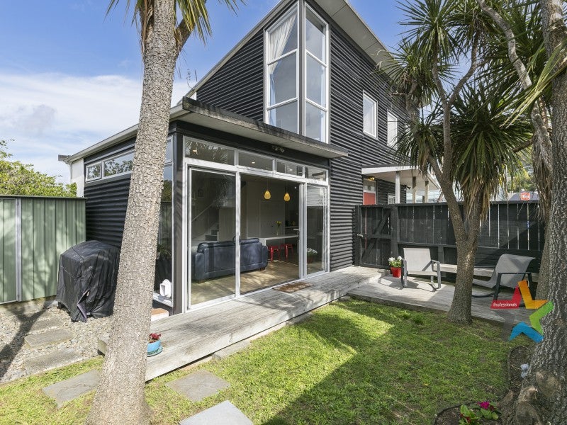139B The Parade, Island Bay, Wellington - Carousel 1