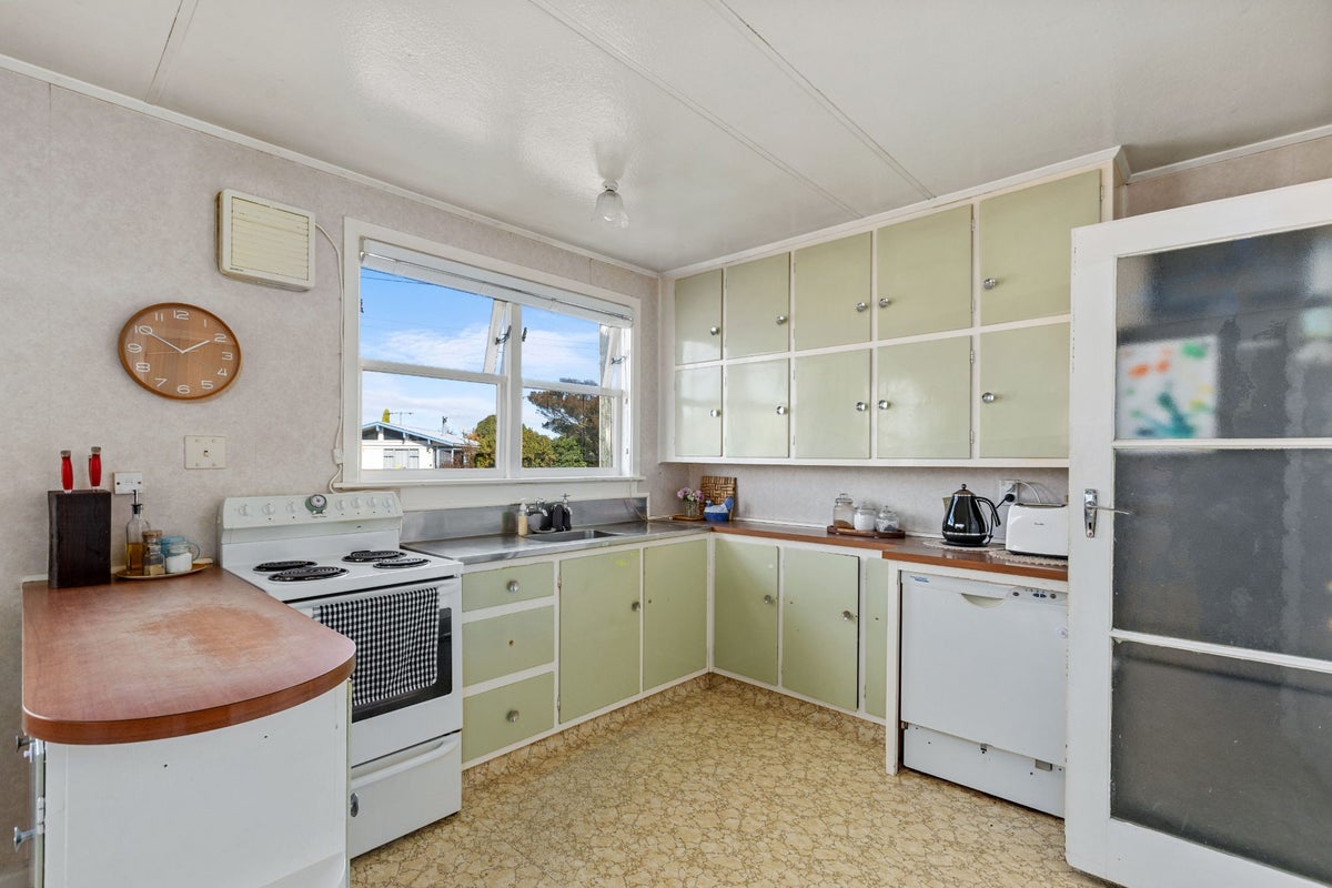 31 Freyberg Street, Solway, Masterton - Carousel 2