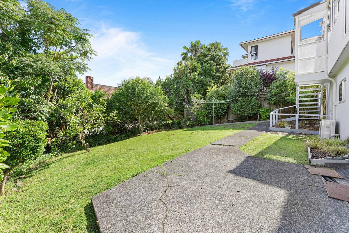 3/250 Onewa Road, Birkenhead, Auckland - Carousel 12