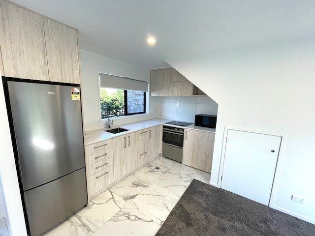 2/57 Taikata Road, Te Atatu Peninsula, Auckland - Carousel 2