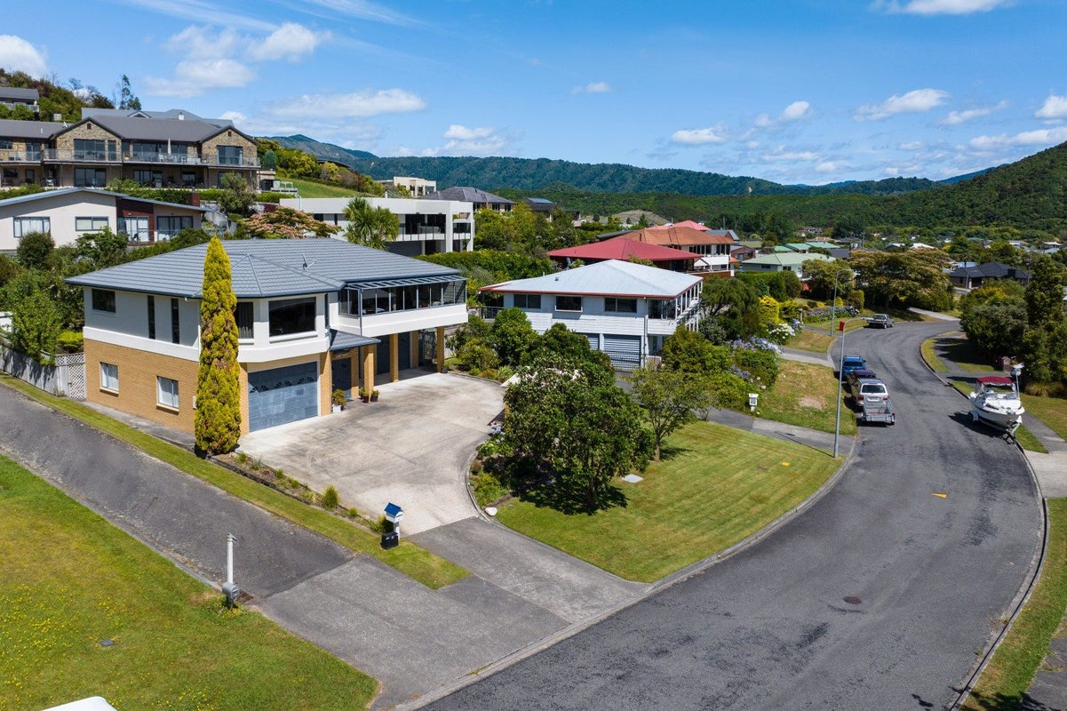 13 Rimu Terrace, Waikawa, Picton - Carousel 2