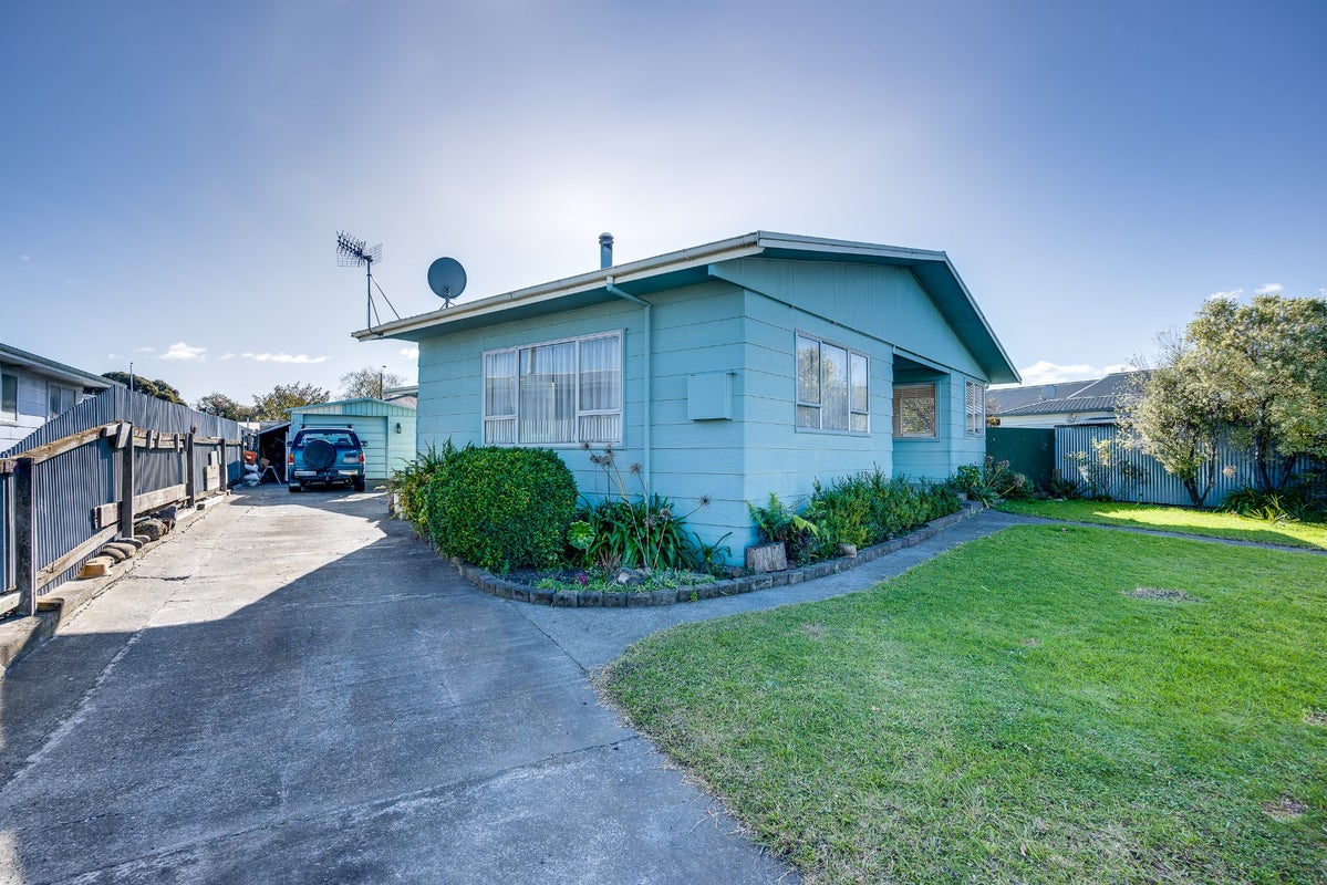 68 Tait Drive, Greenmeadows, Napier - Carousel 1