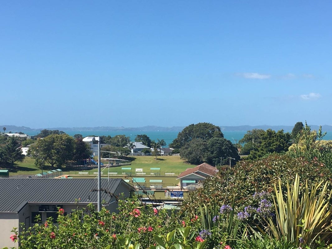 3/54 Sale Street, Howick, Auckland - Carousel 2