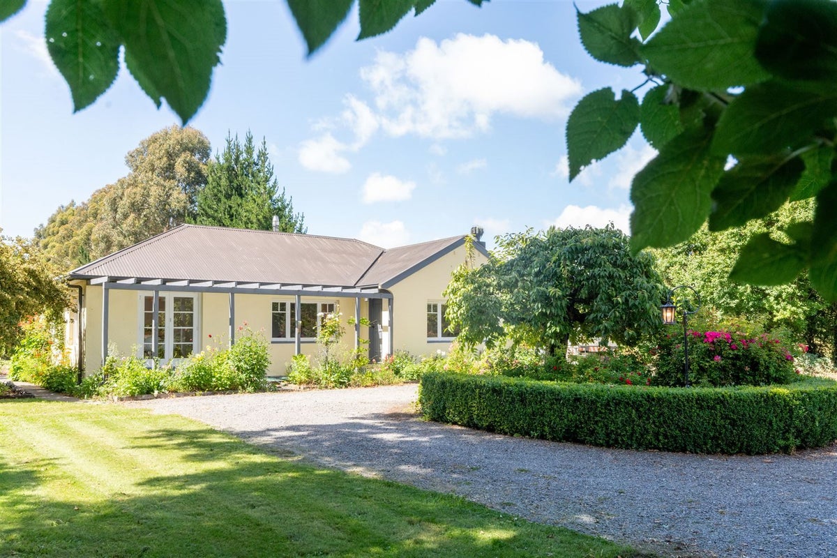 43 South Eyre Road, Clarkville, Kaiapoi - Carousel 1