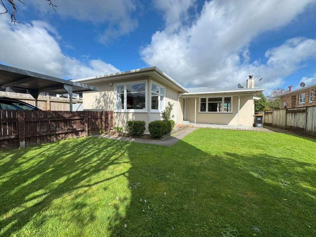 4 Alton Place, Hokowhitu, Palmerston North - Carousel 1