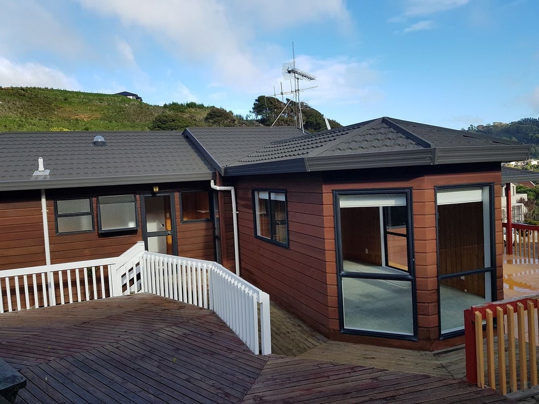 9 Pilot Lane, Whitby, Porirua - Carousel 2