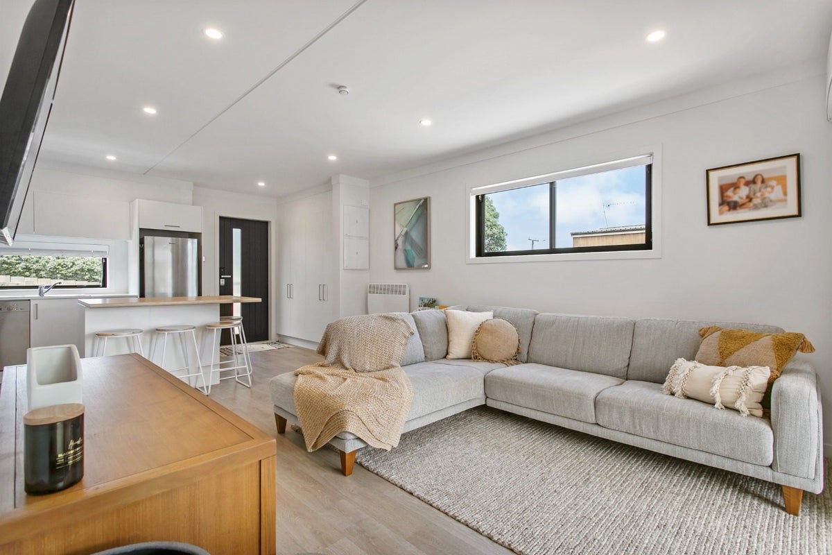 3/141 Wallace Road, Mangere Bridge, Auckland - Carousel 2