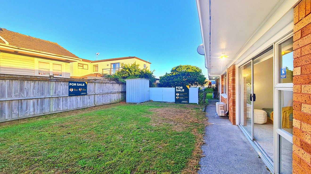 2/90 Puhinui Road, Papatoetoe, Auckland - Carousel 1